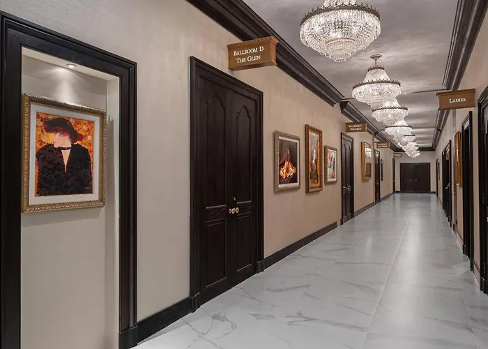The Drake Oak Brook, Autograph Collection