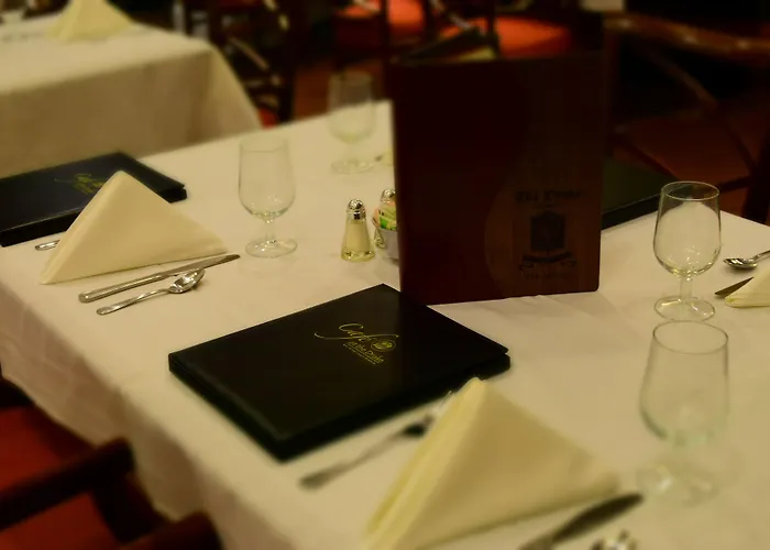 The Drake Oak Brook, Autograph Collection 4*