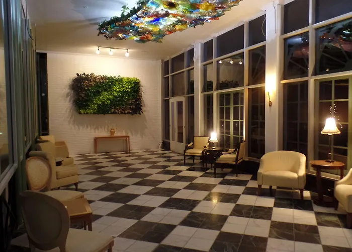 The Drake Oak Brook, Autograph Collection Hotel