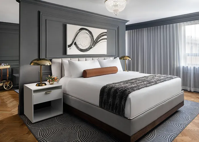 The Drake Oak Brook, Autograph Collection 4*